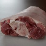 Jarret avant tranché de porc Cul-Noir Alsacien